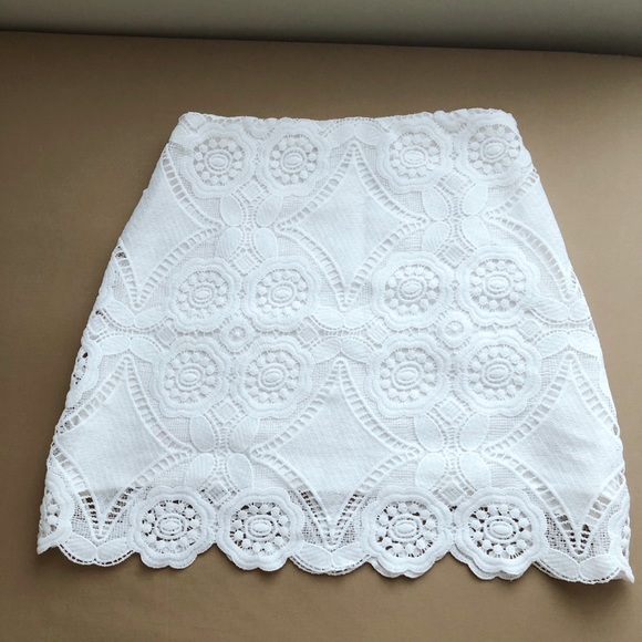 Cute Lace fabric skirt from Abercrombie & Fitch - Picture 1 of 7